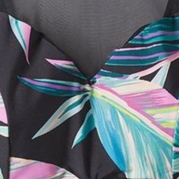 ❤️NWT VINTAGE TORRID TUMMY CONTROL - WIRELESS TROPICAL FLORAL PRINT - SWIMSUIT - Picture 9 of 15